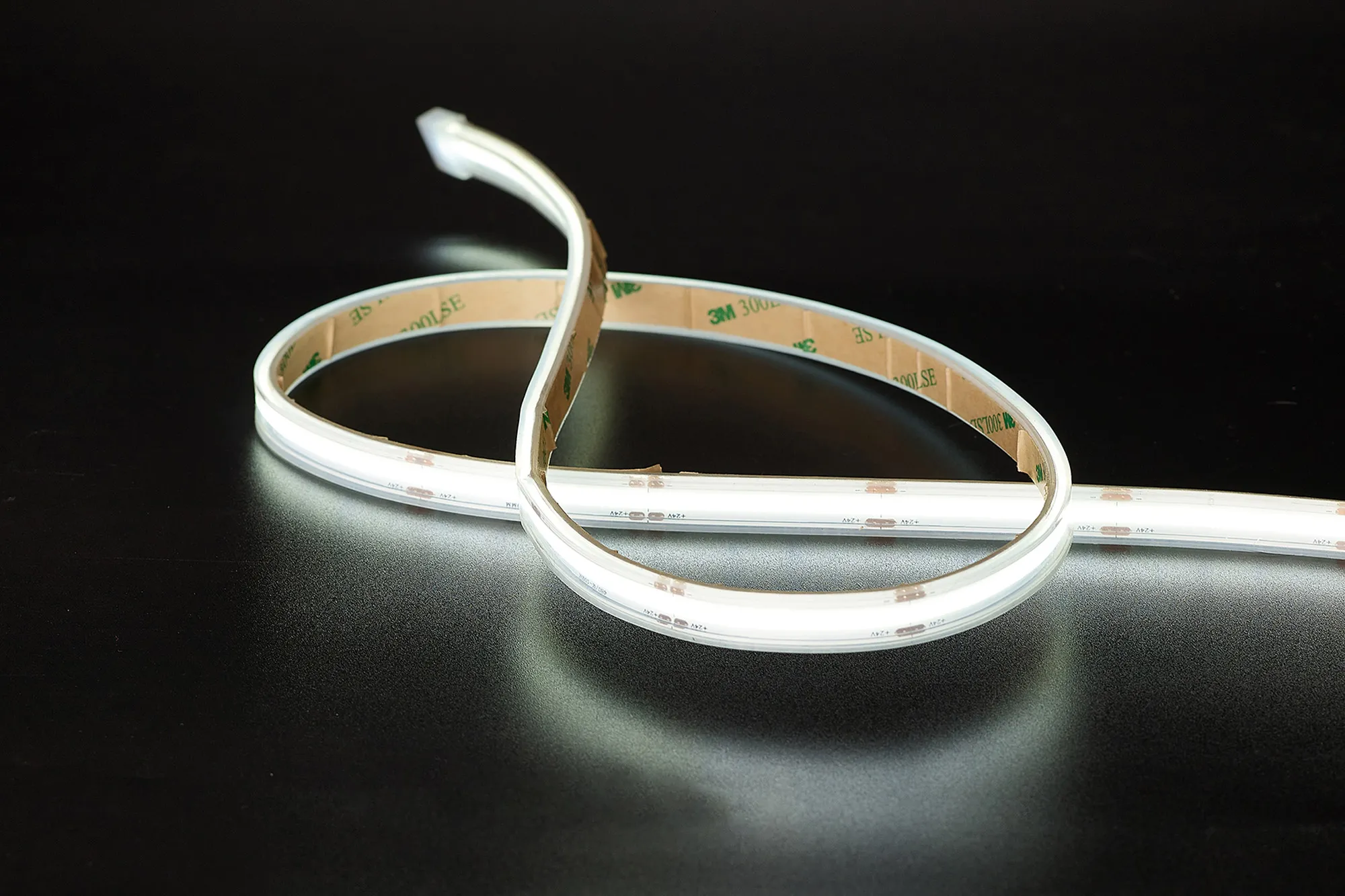 DX700109  Axios Flow, 5mx12mm, 24V, 75W ,COB LED Strip,  1350lm/m, 15W/m, 180°, 6500K. IP65 .